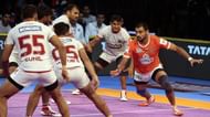 Surender Nada (far corner) Image courtesy: prokabaddi.com